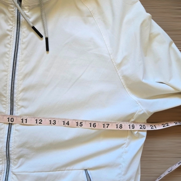 ZERØGRAND Cole Haan White Packable Running Jacket Windbreaker Size L - Picture 8 of 12